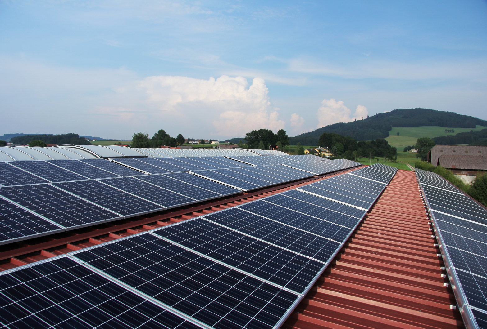 How Industrial Rooftop Solar Systems That Can Cut Electricity Costs by Up to 50%