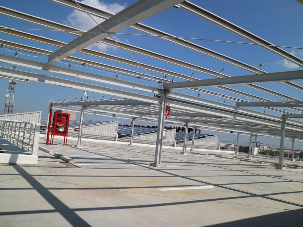 Commercial rooftop solar assessment with structural inspection and energy analysis for scalable solar power system installation