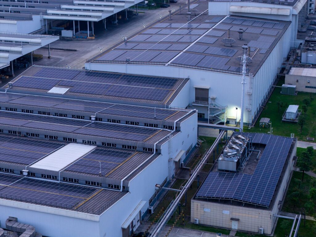 Industrial rooftop solar system reducing electricity costs and delivering high ROI with long-term energy savings