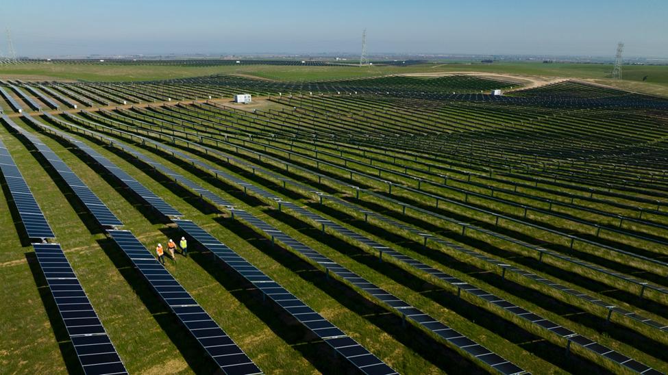 Types of solar tracking systems including manual, passive, active, single-axis, and dual-axis trackers for enhanced energy generation